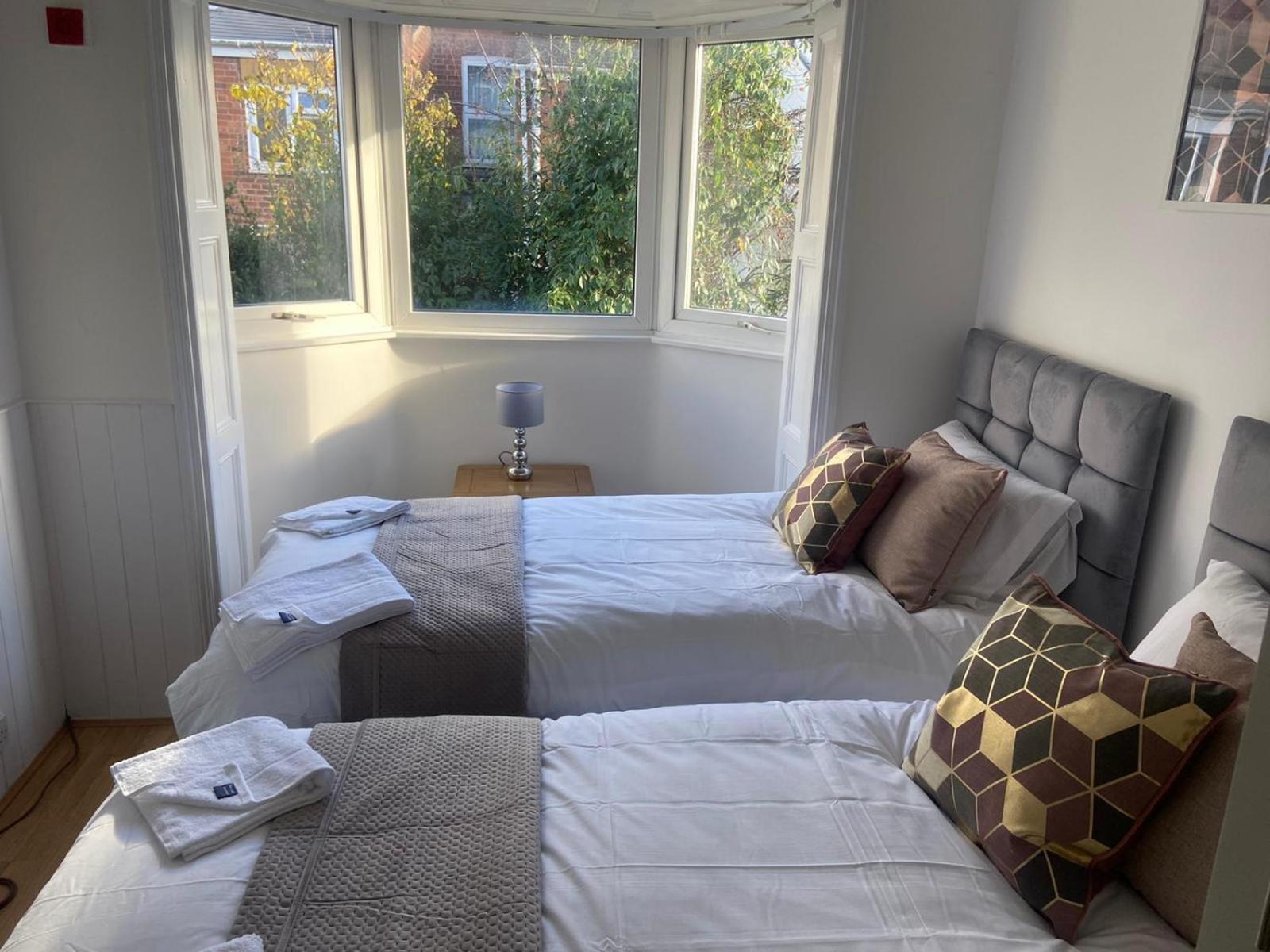 Raleigh Ff&Tf - 1 Bed Georgian Flat In The Centre Of Exeter, Free Parking With Wifi Apartment Room photo