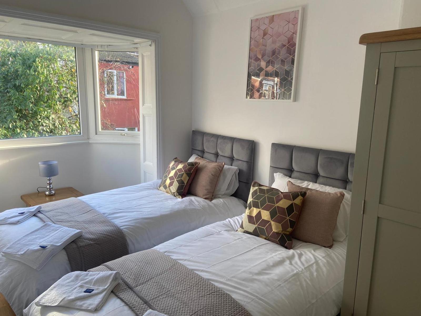 Raleigh Ff&Tf - 1 Bed Georgian Flat In The Centre Of Exeter, Free Parking With Wifi Apartment Room photo