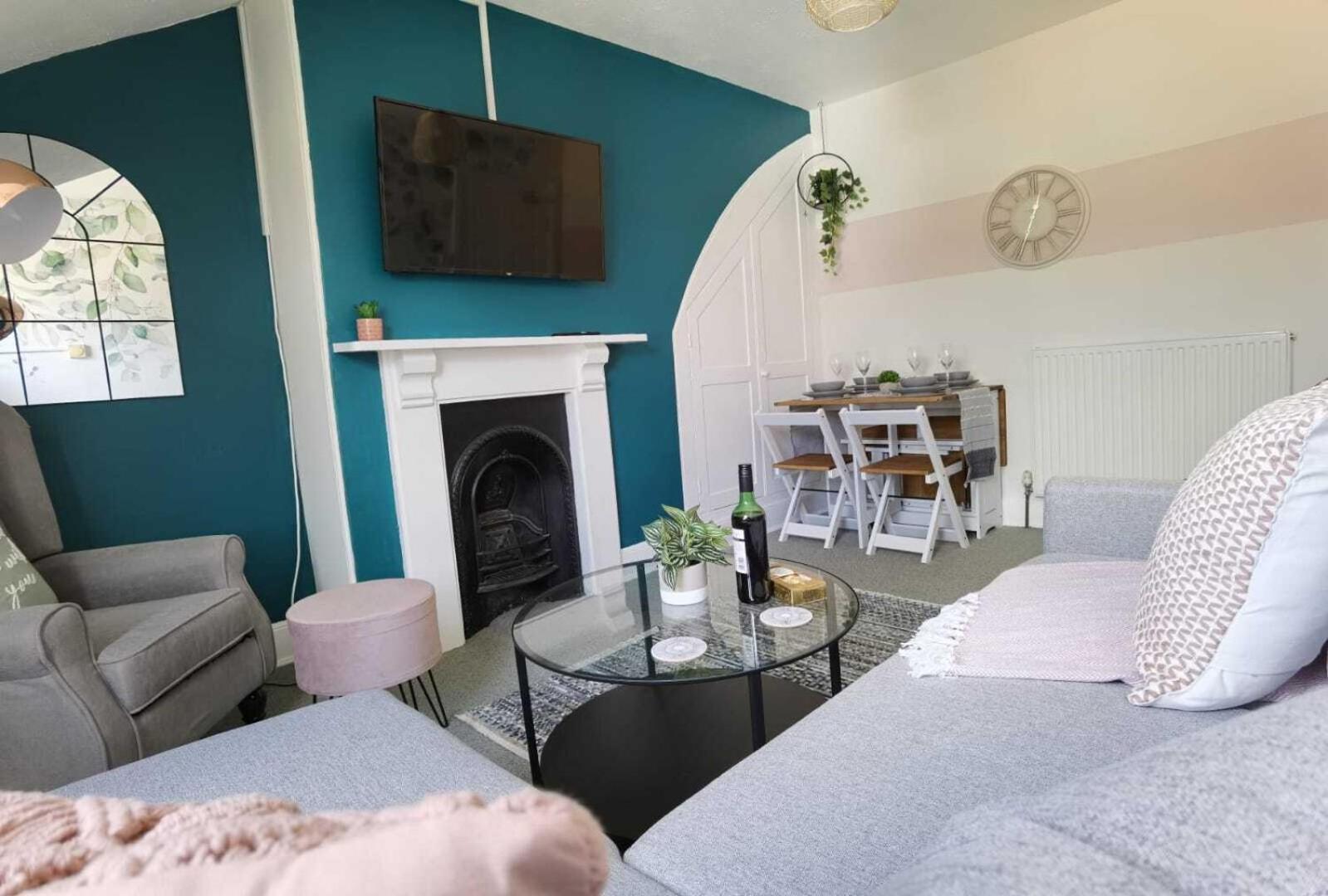 Raleigh Ff&Tf - 1 Bed Georgian Flat In The Centre Of Exeter, Free Parking With Wifi Apartment Room photo